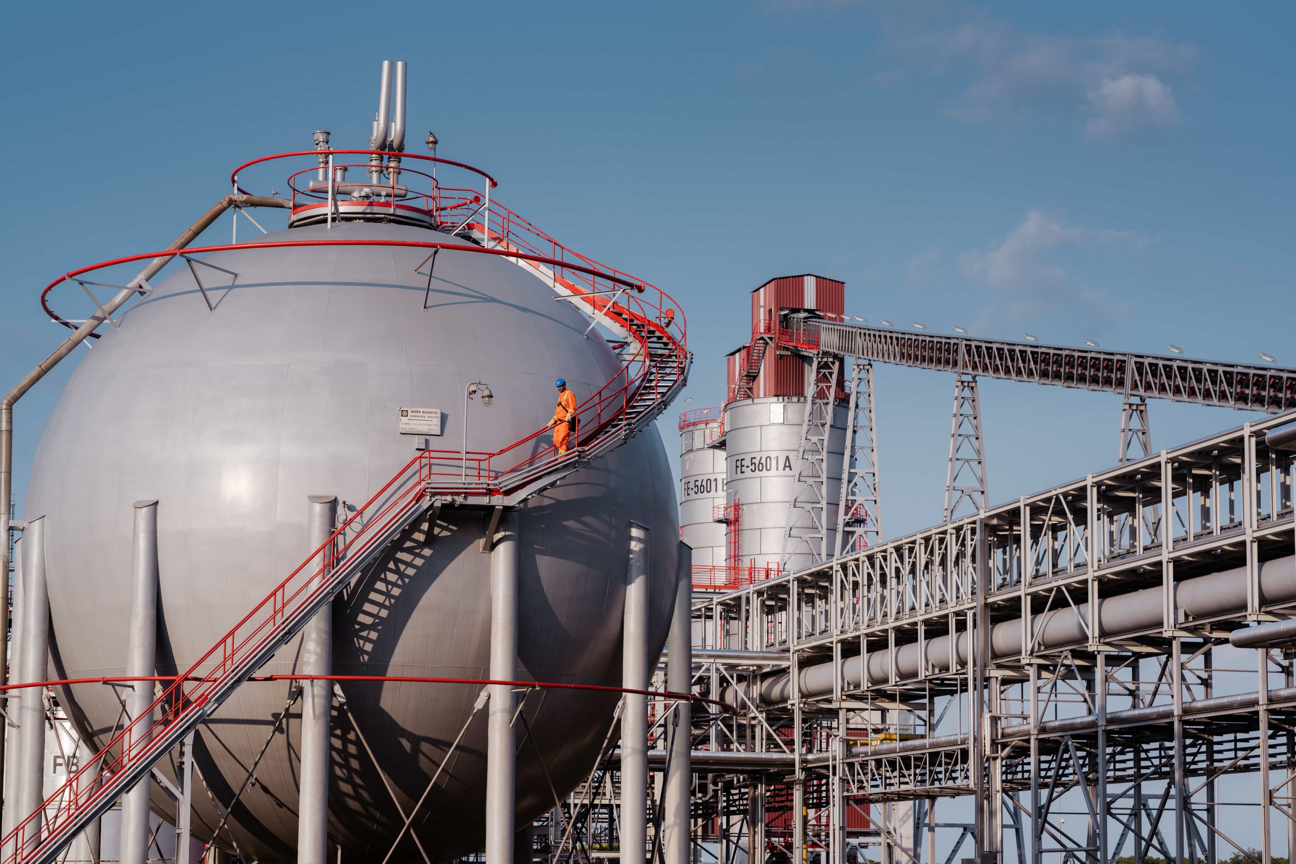 Rezervoar u Naftnoj Rafineriji Pančevo