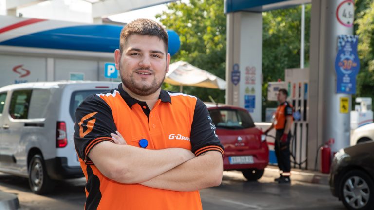 От бармена до менеджера